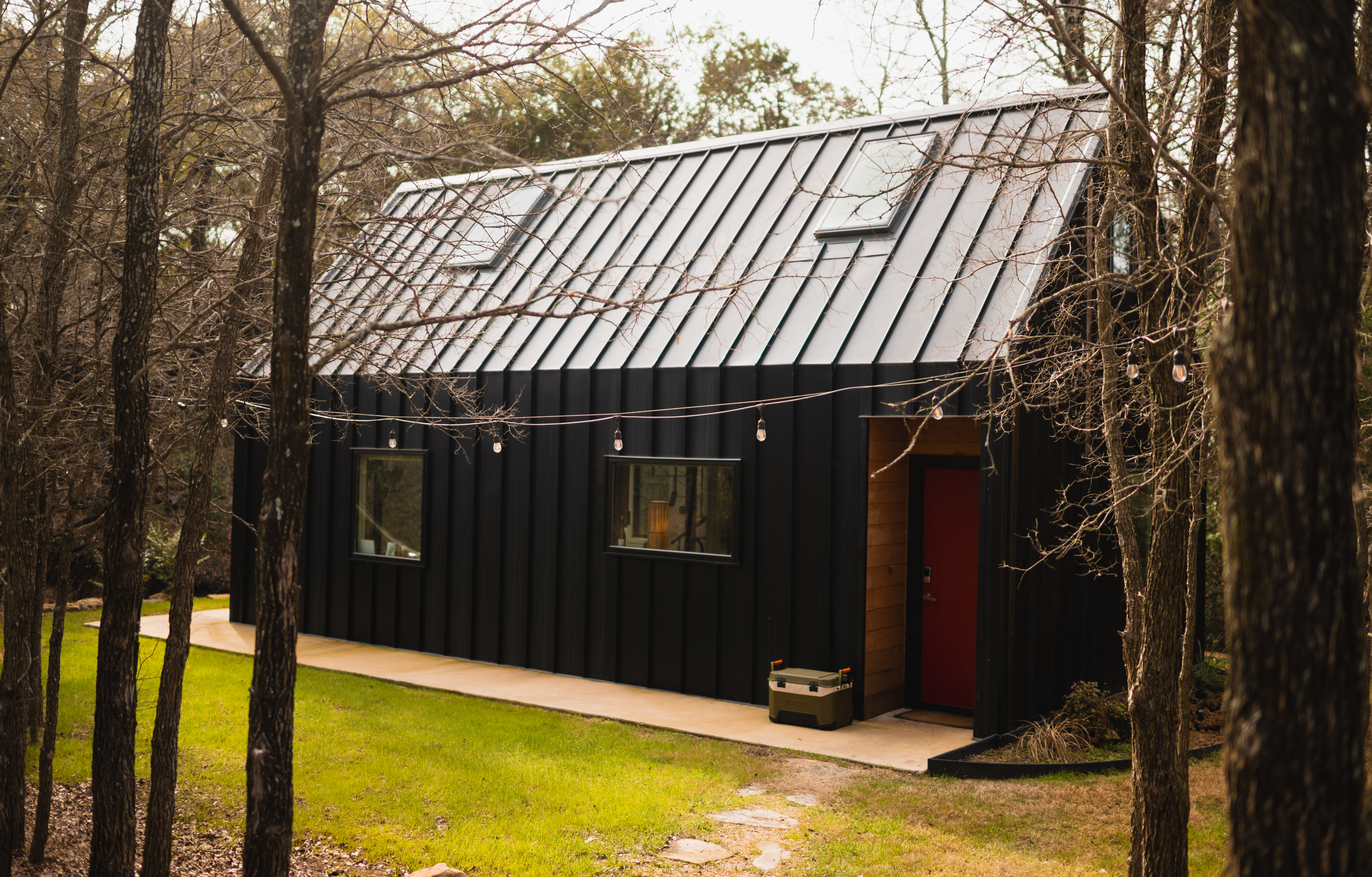 waco: cabin side